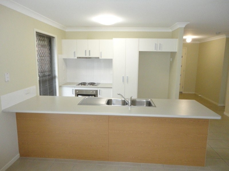 12 Burswood Close, Wulkuraka QLD 4305