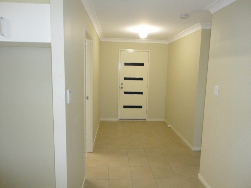 12 Burswood Close, Wulkuraka QLD 4305