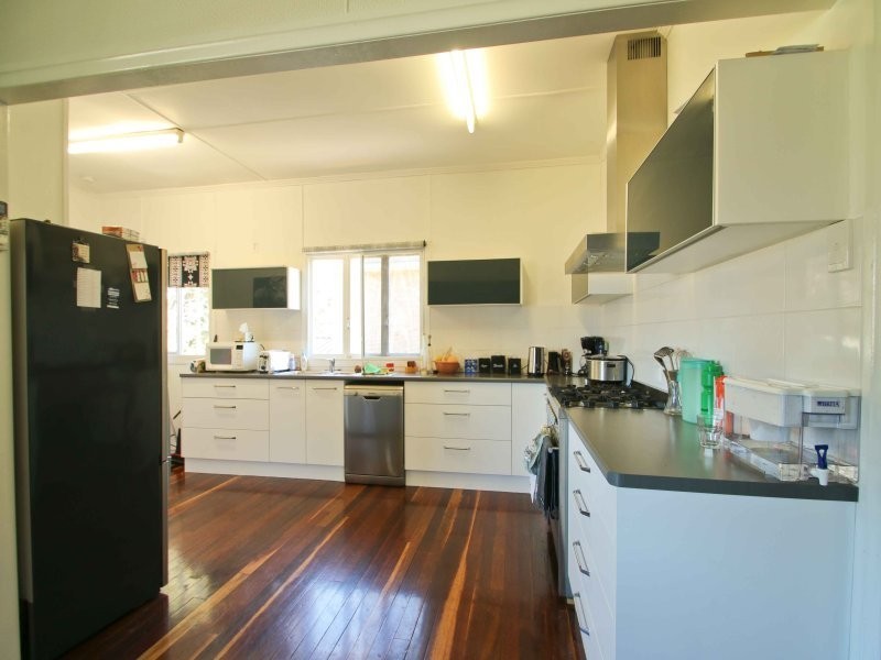 11 Gilliver Street, Eastern Heights QLD 4305