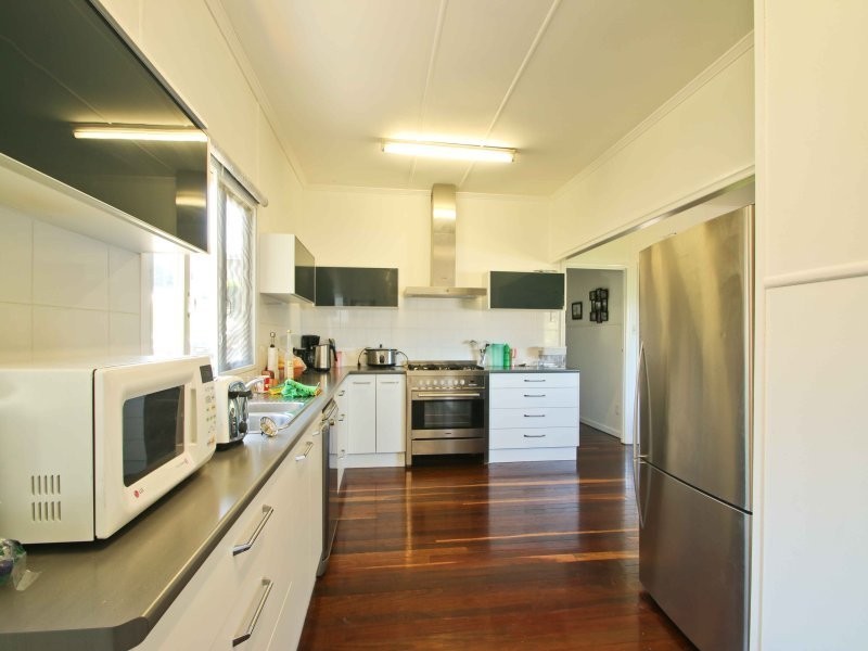 11 Gilliver Street, Eastern Heights QLD 4305