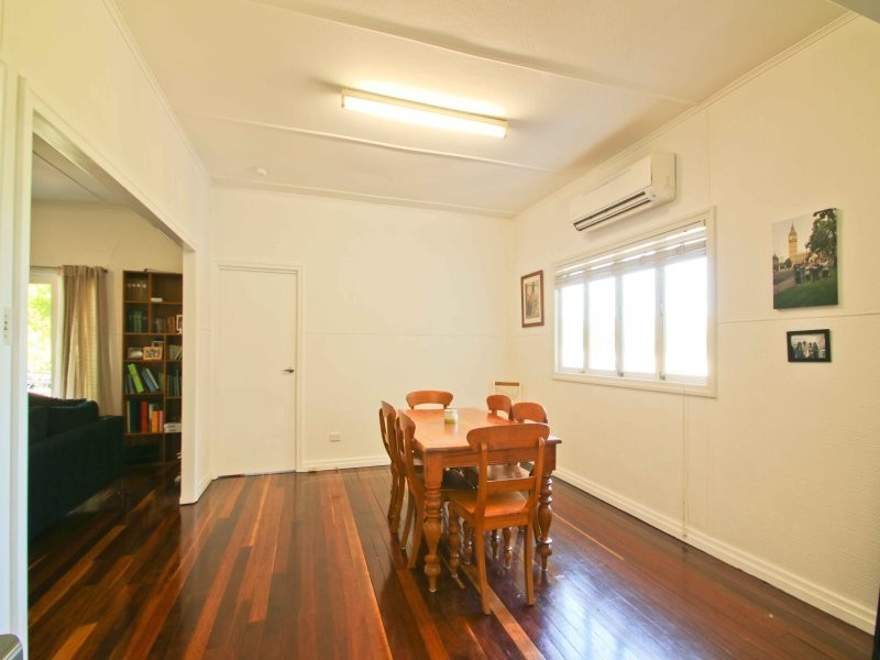 11 Gilliver Street, Eastern Heights QLD 4305