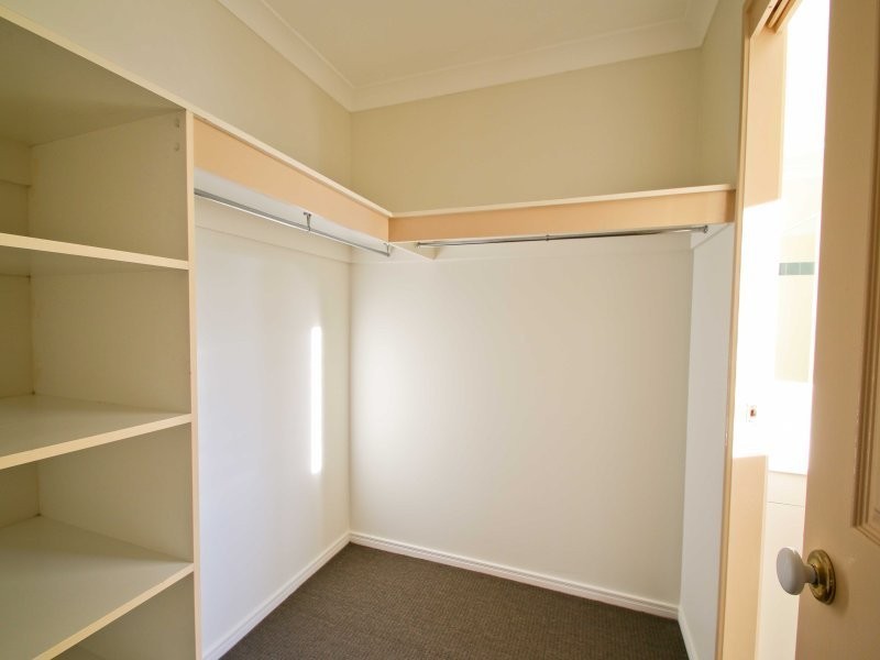 7 Peppercorn Place, Flinders View QLD 4305