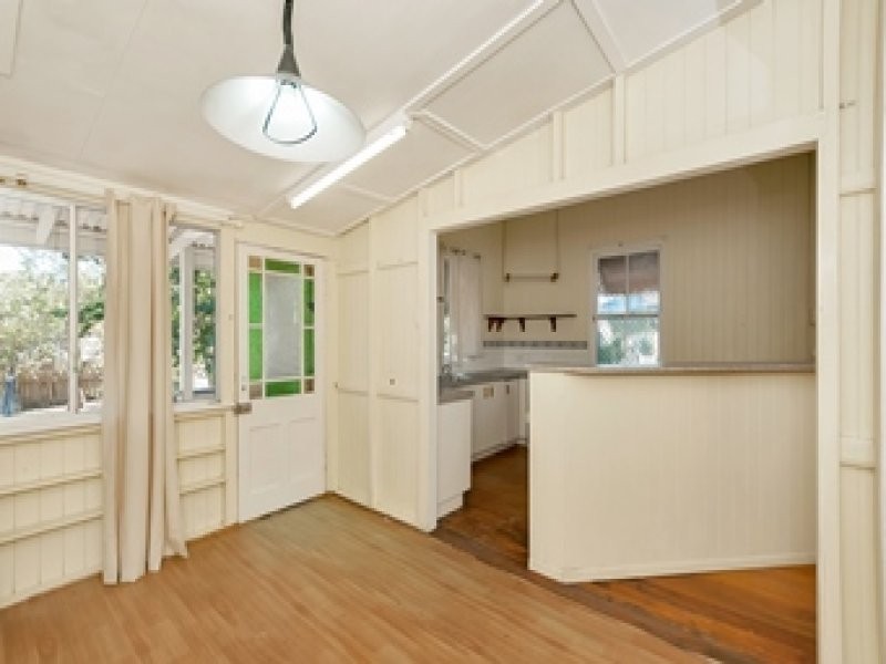 12 Bowen Street, Woodend QLD 4305