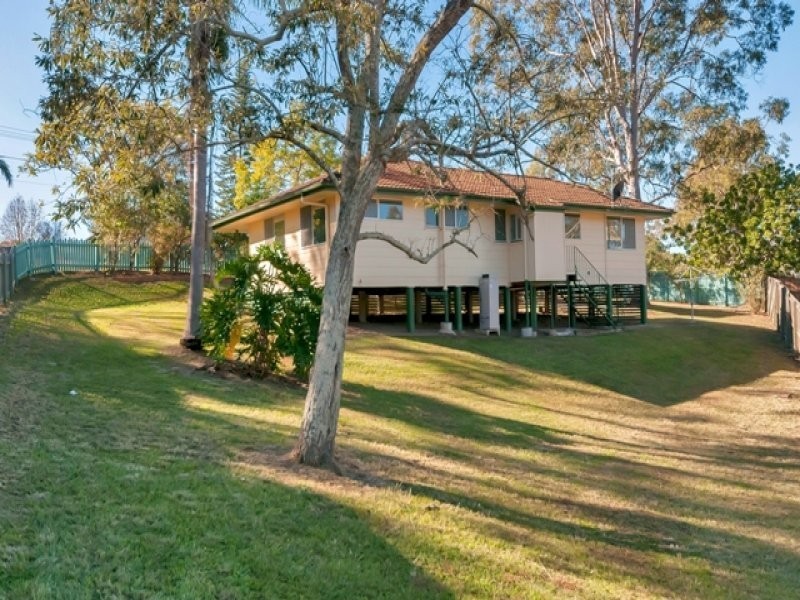 2 Regan Court, Riverview QLD 4303