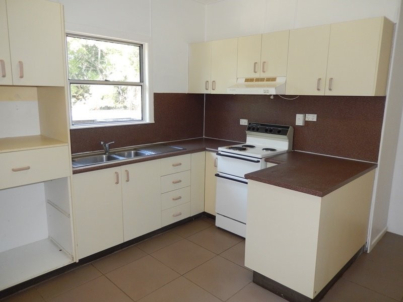 50 Margaret Street, Silkstone QLD 4304