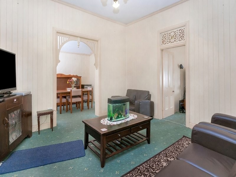 4 Lion Street, Ipswich QLD 4305