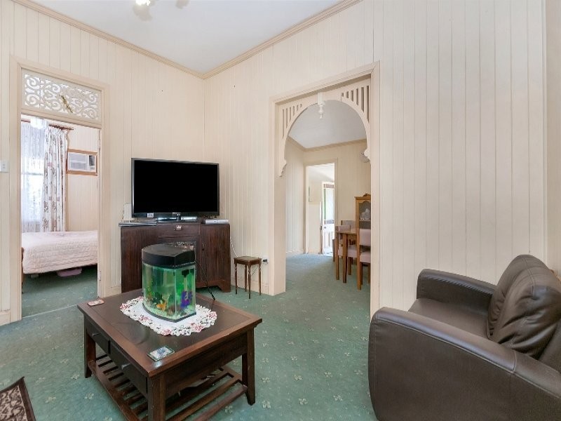 4 Lion Street, Ipswich QLD 4305