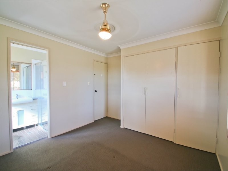 33 Wade Street, Bundamba QLD 4304