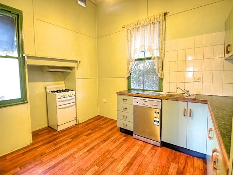 46 Warwick Road, Ipswich QLD 4305