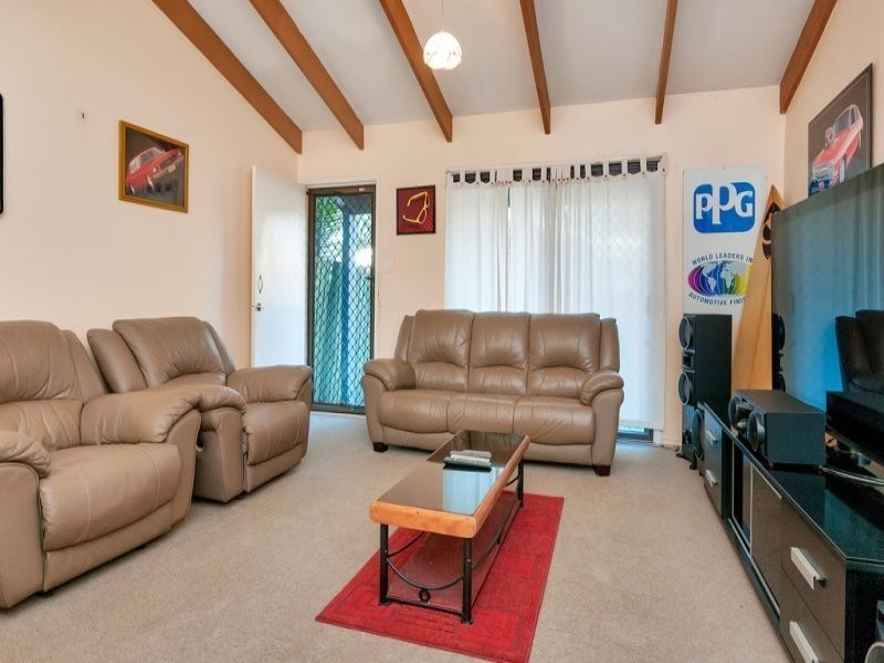 38 Phyllis Street, Eastern Heights QLD 4305