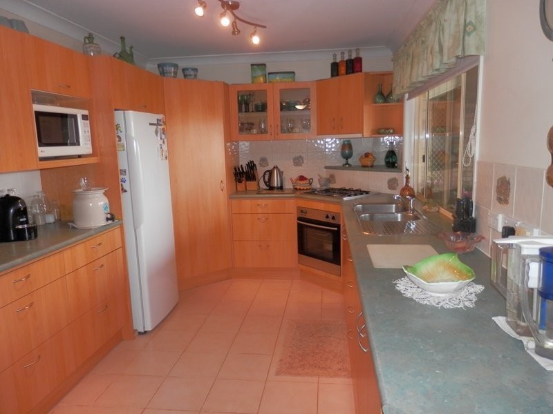 27 Dumke Street, Lowood QLD 4311