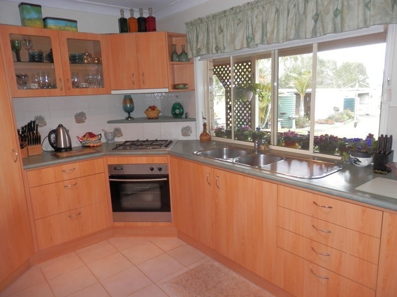 27 Dumke Street, Lowood QLD 4311