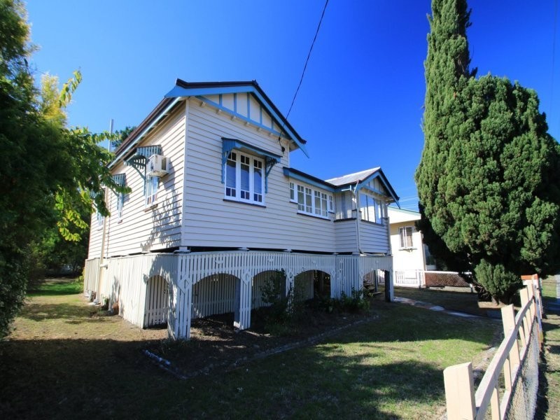 110 Blackstone Road, Silkstone QLD 4304