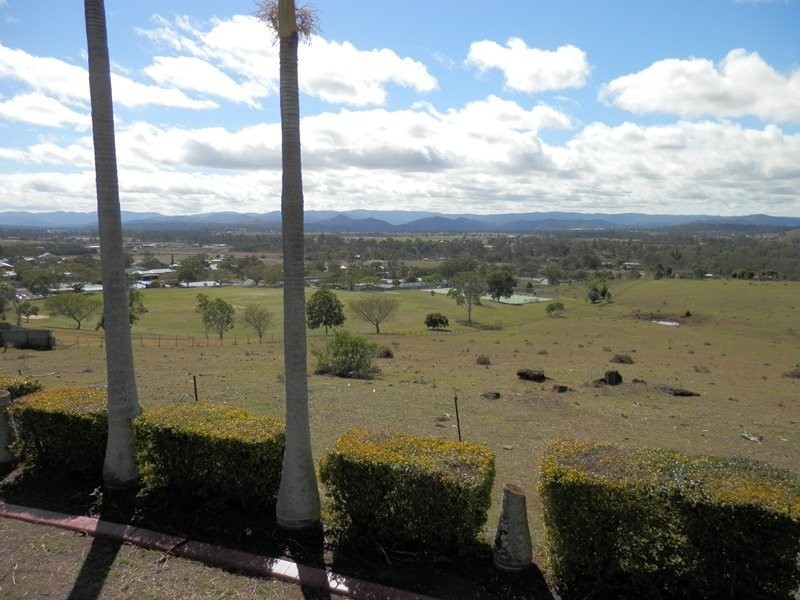 12 Banksia Court, Lowood QLD 4311