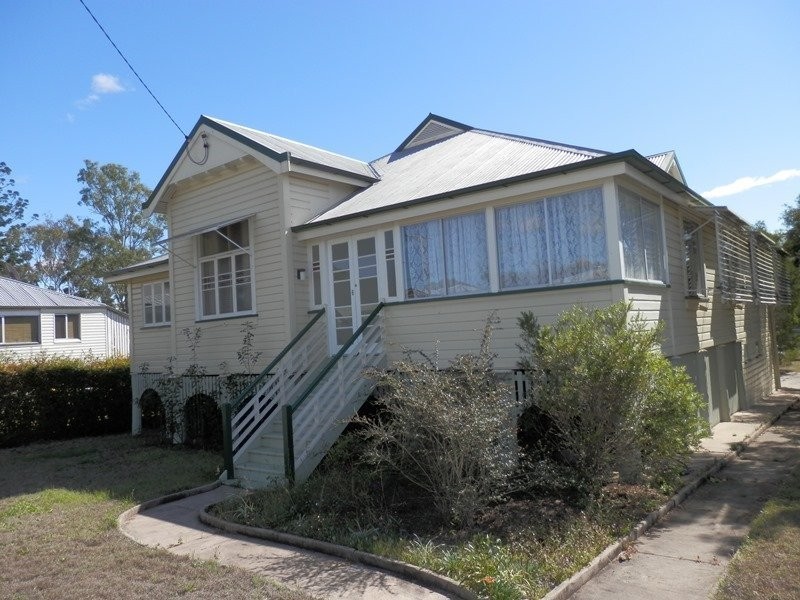 16 Railway Street, East Ipswich QLD 4305