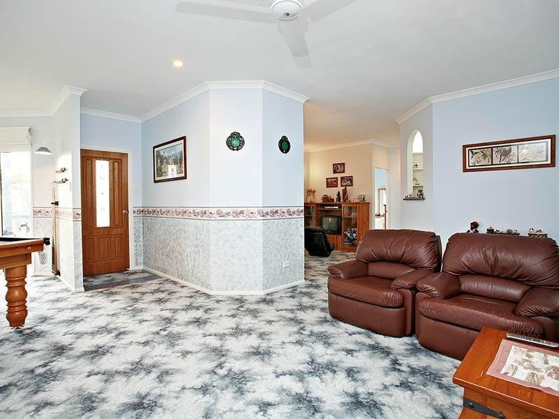 22 Fairfield Road, Lowood QLD 4311