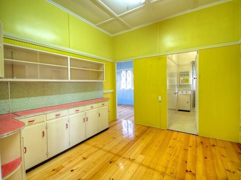 17 Hamilton Street, Booval QLD 4304