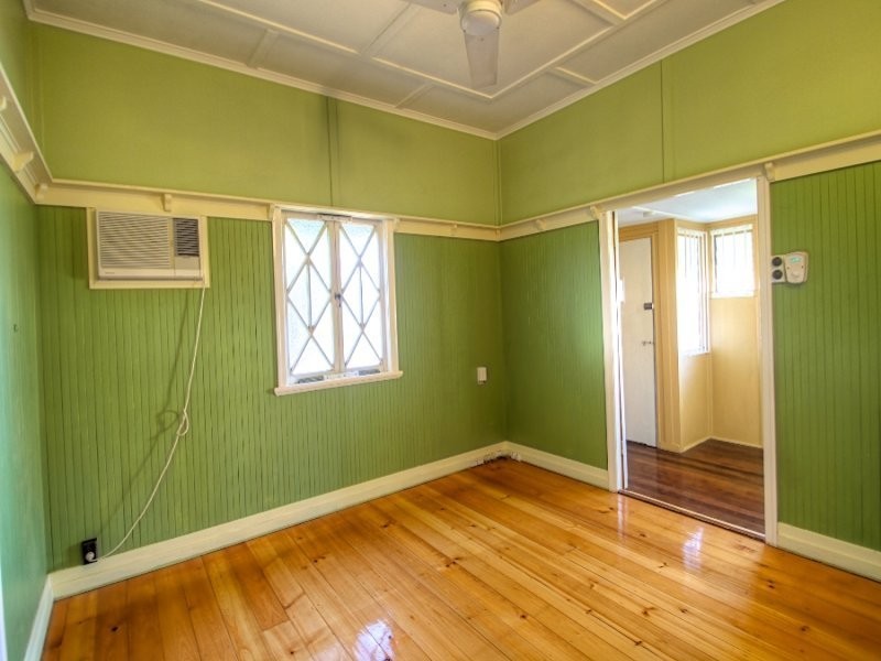 17 Hamilton Street, Booval QLD 4304