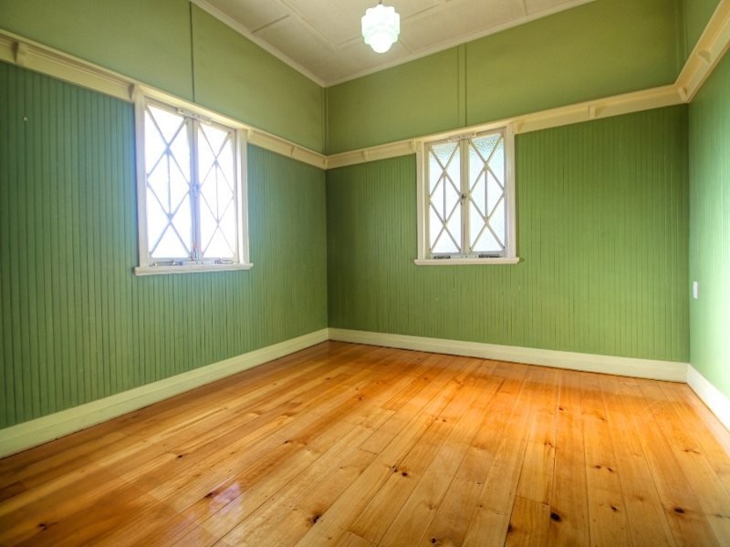 17 Hamilton Street, Booval QLD 4304