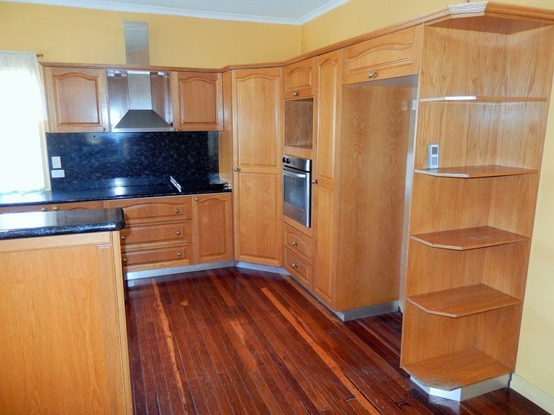 6 Gledson Street, North Booval QLD 4304