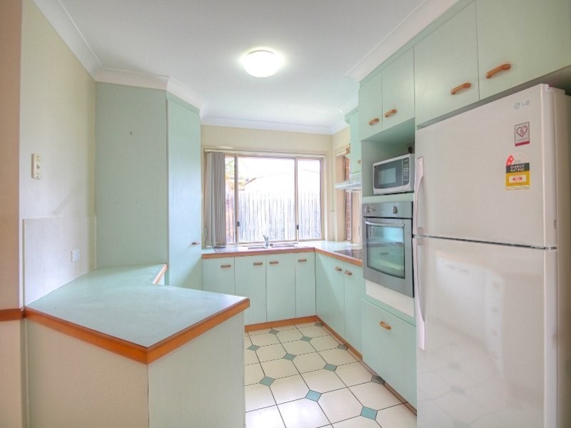 8 Rockman Drive, Raceview QLD 4305