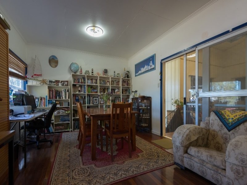 33 Gilmore Street, Leichhardt QLD 4305