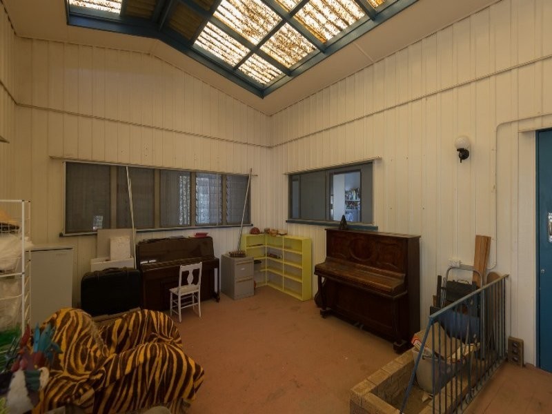 33 Gilmore Street, Leichhardt QLD 4305