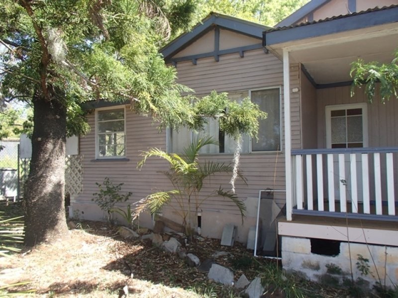 17 Thomas Street, Blackstone QLD 4304