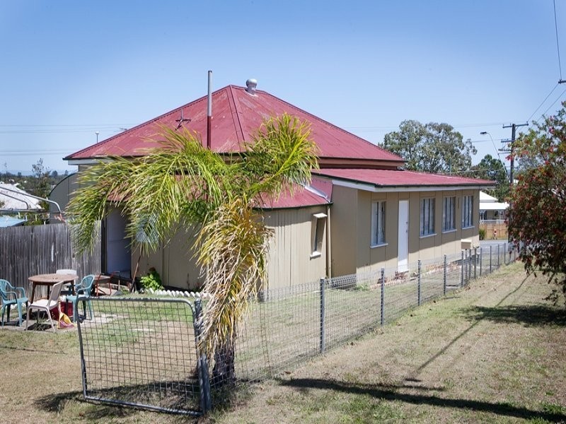 23 Pine Mountain Road, North Ipswich QLD 4305