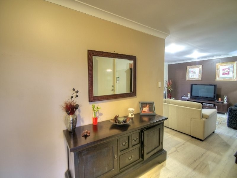 39 Burgess Street, Raceview QLD 4305