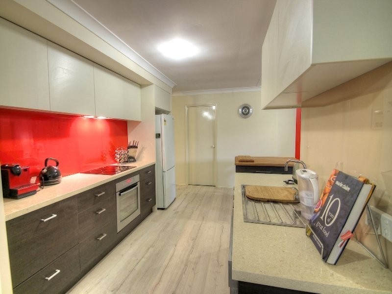 39 Burgess Street, Raceview QLD 4305