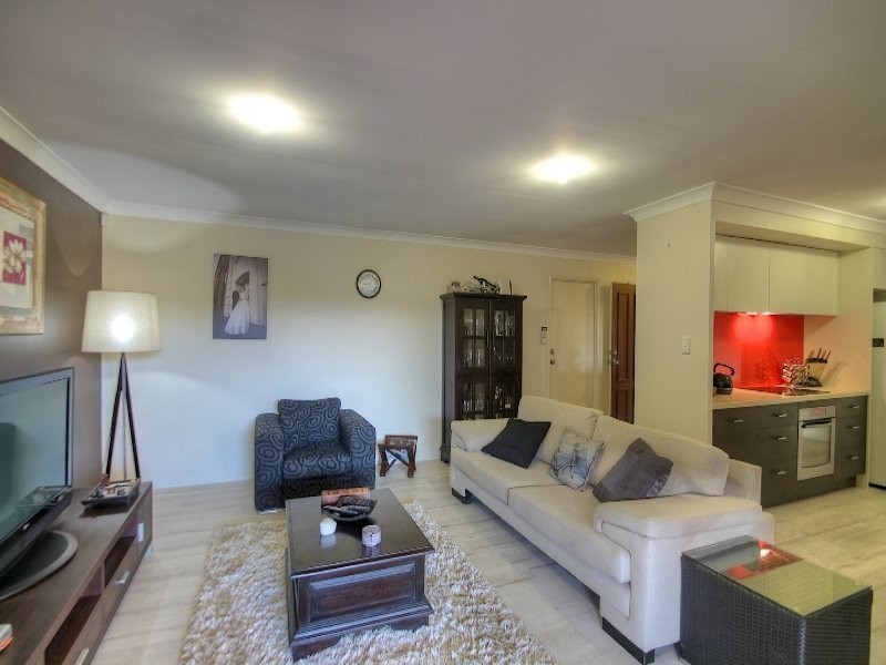 39 Burgess Street, Raceview QLD 4305