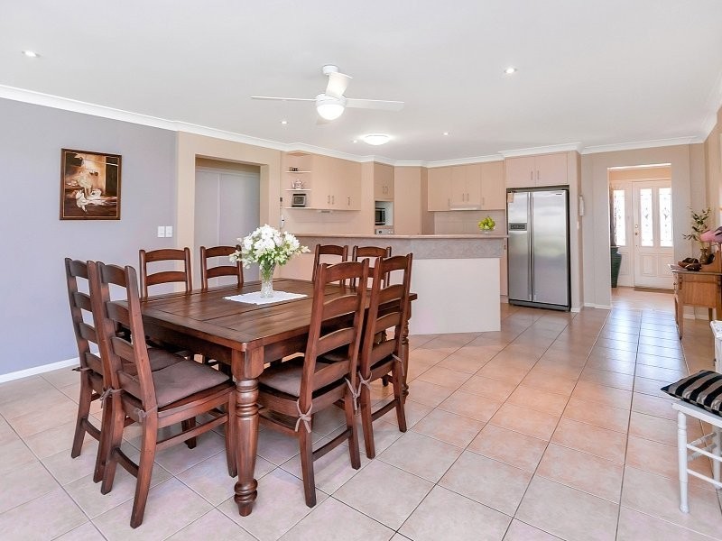 82 Jacana Crescent, Flinders View QLD 4305