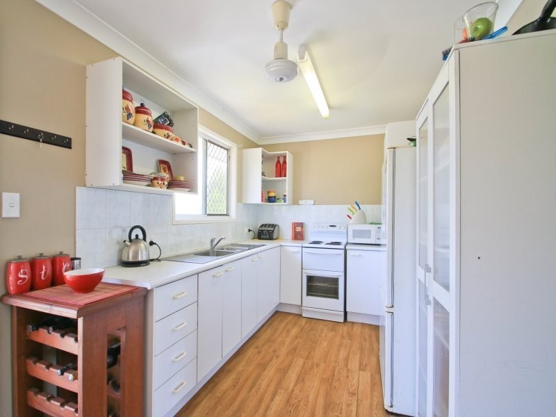 13 George Street, Newtown QLD 4305