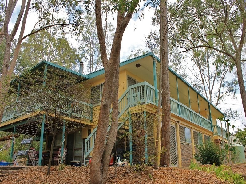 25 High Street, Blackstone QLD 4304
