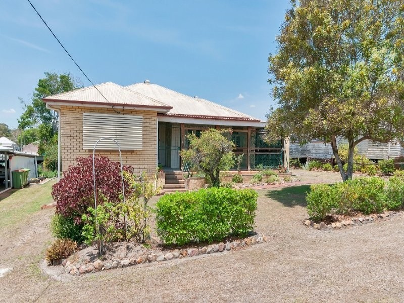 54 Lusitania Street, Newtown QLD 4305