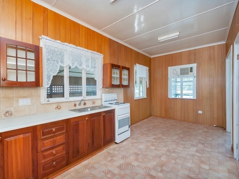 54 Lusitania Street, Newtown QLD 4305