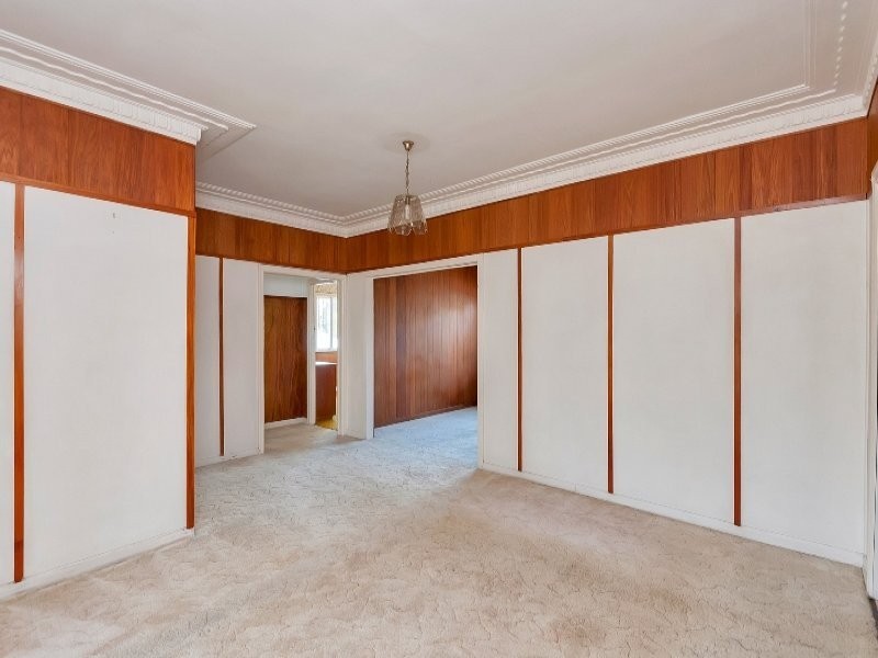 54 Lusitania Street, Newtown QLD 4305