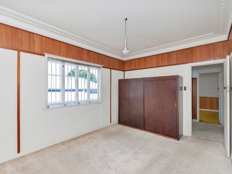 54 Lusitania Street, Newtown QLD 4305