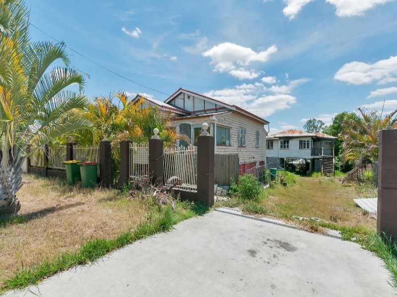 14 Edward Street, One Mile QLD 4305
