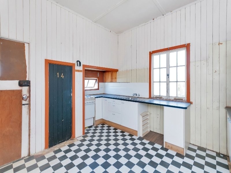 14 Edward Street, One Mile QLD 4305