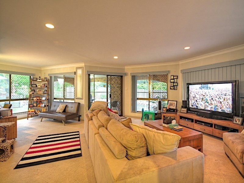 10 Wilton Court, Flinders View QLD 4305