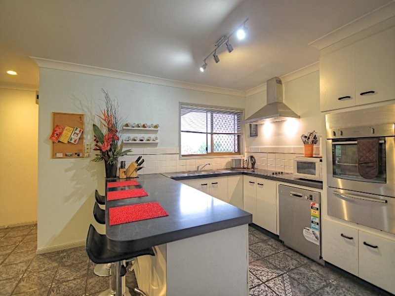 10 Wilton Court, Flinders View QLD 4305