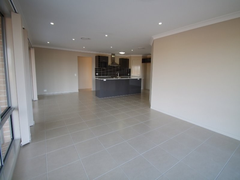 74 Flinders Street, Peak Crossing QLD 4306