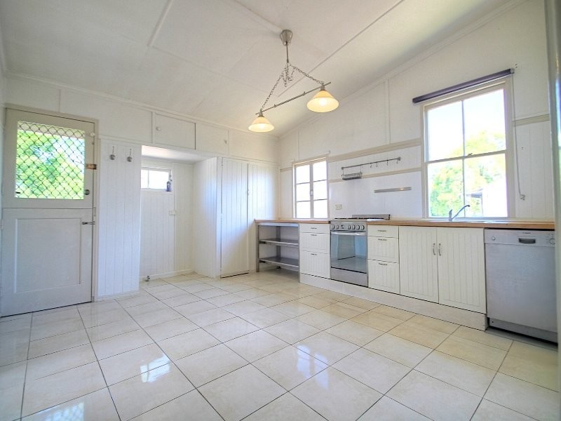 14 North Street, North Ipswich QLD 4305