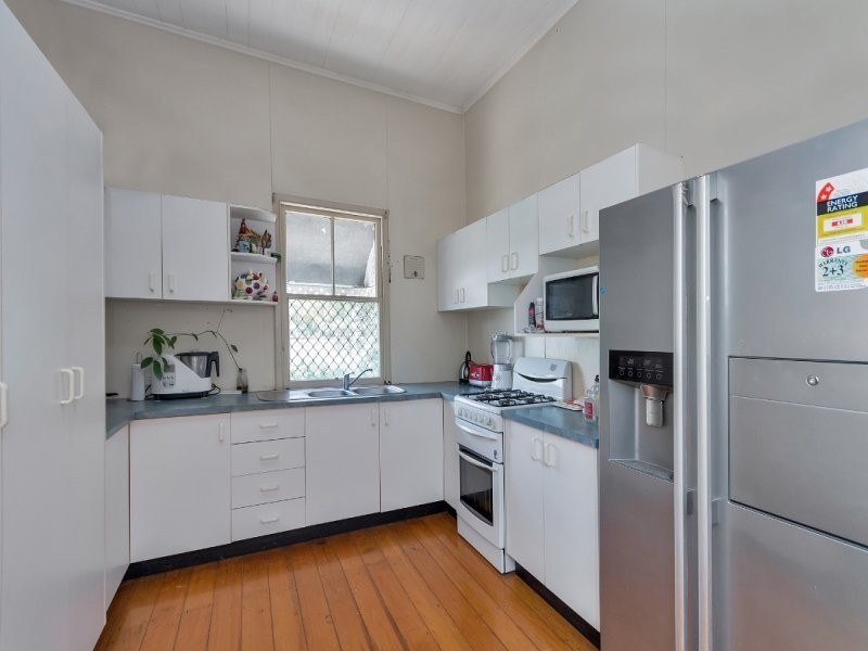 4 Woodend Road, Sadliers Crossing QLD 4305