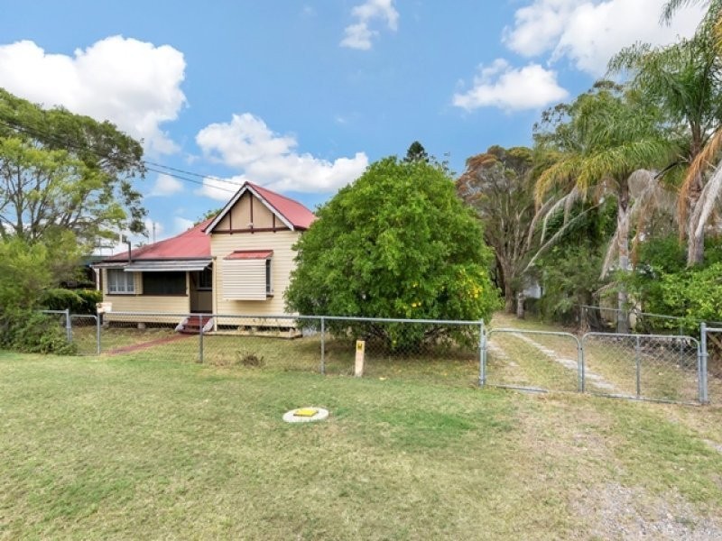 6 George Street, Blackstone QLD 4304