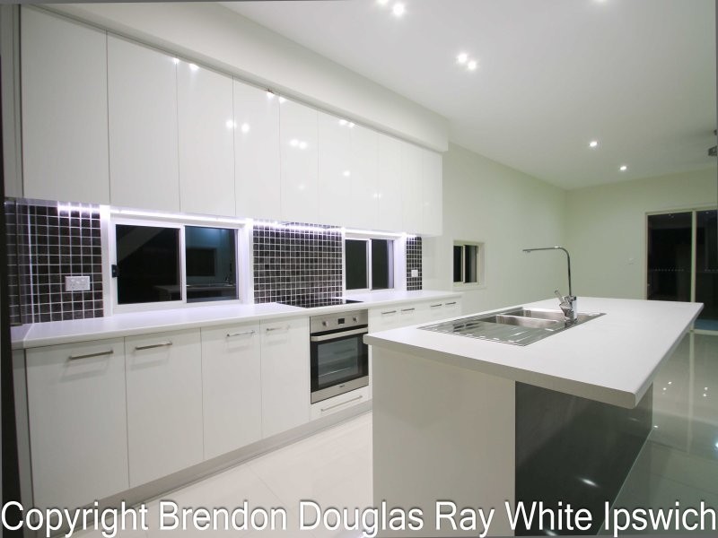 6a Willow Road West, Redbank Plains QLD 4301