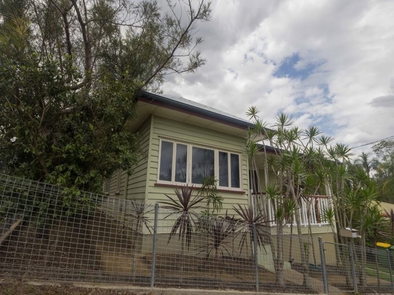 32 Tiger Street, Sadliers Crossing QLD 4305