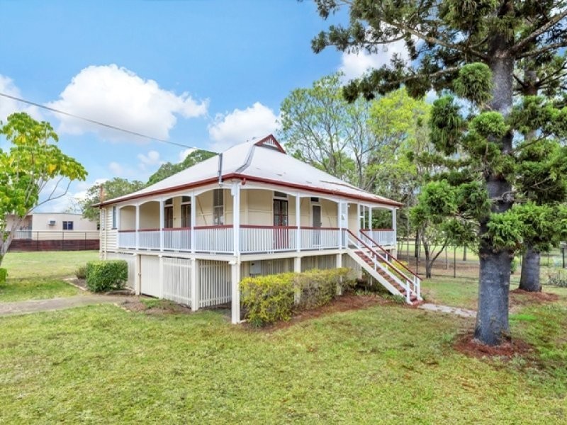 95 Glebe Road, Silkstone QLD 4304